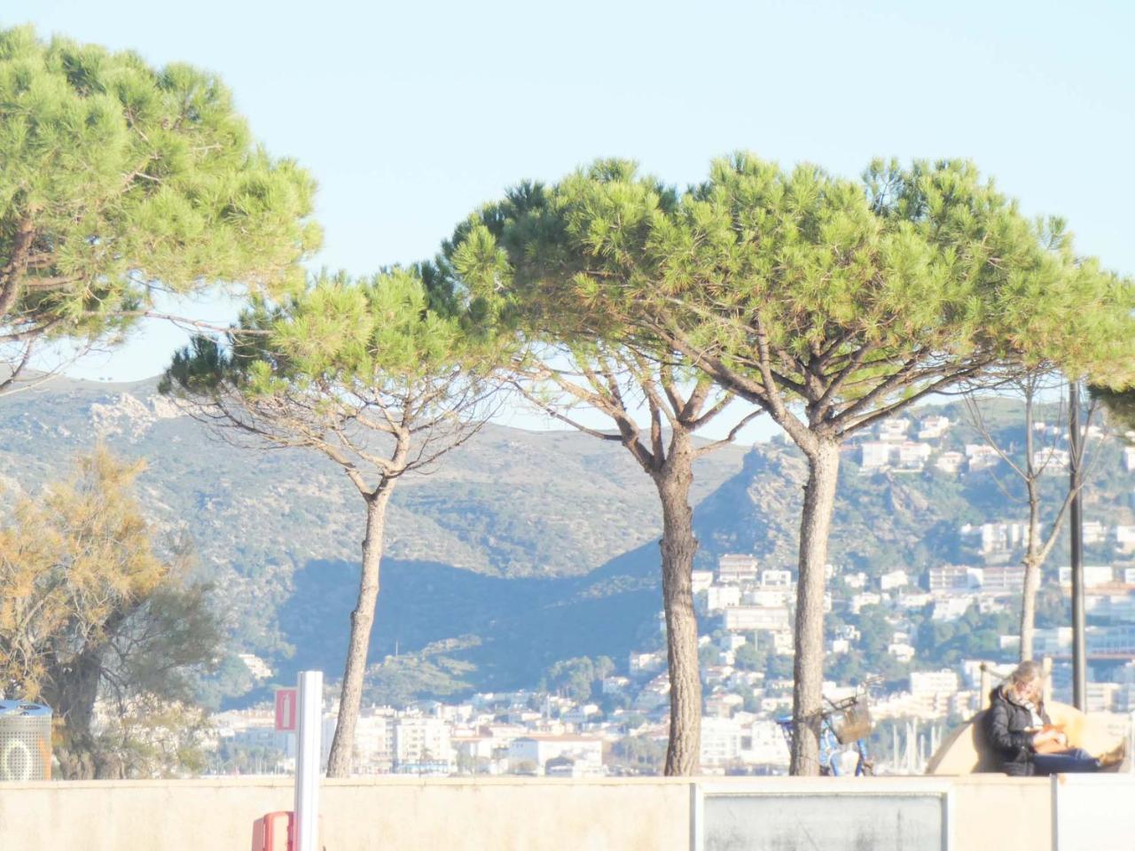 Mare Nostrum 131 Roses Dış mekan fotoğraf