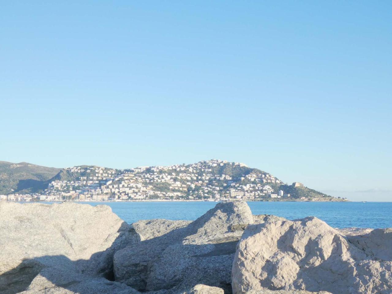 Mare Nostrum 131 Roses Dış mekan fotoğraf
