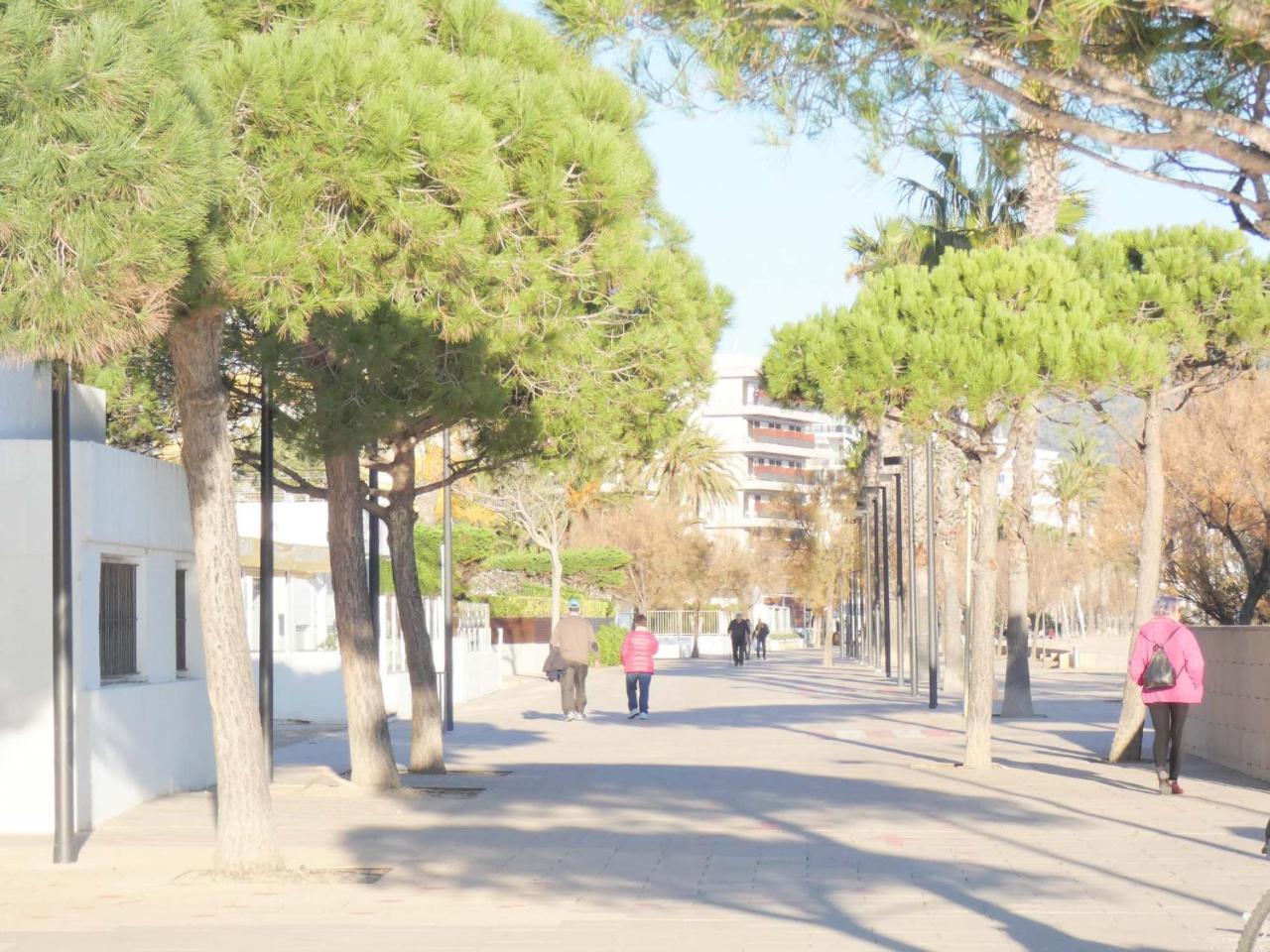Mare Nostrum 131 Roses Dış mekan fotoğraf