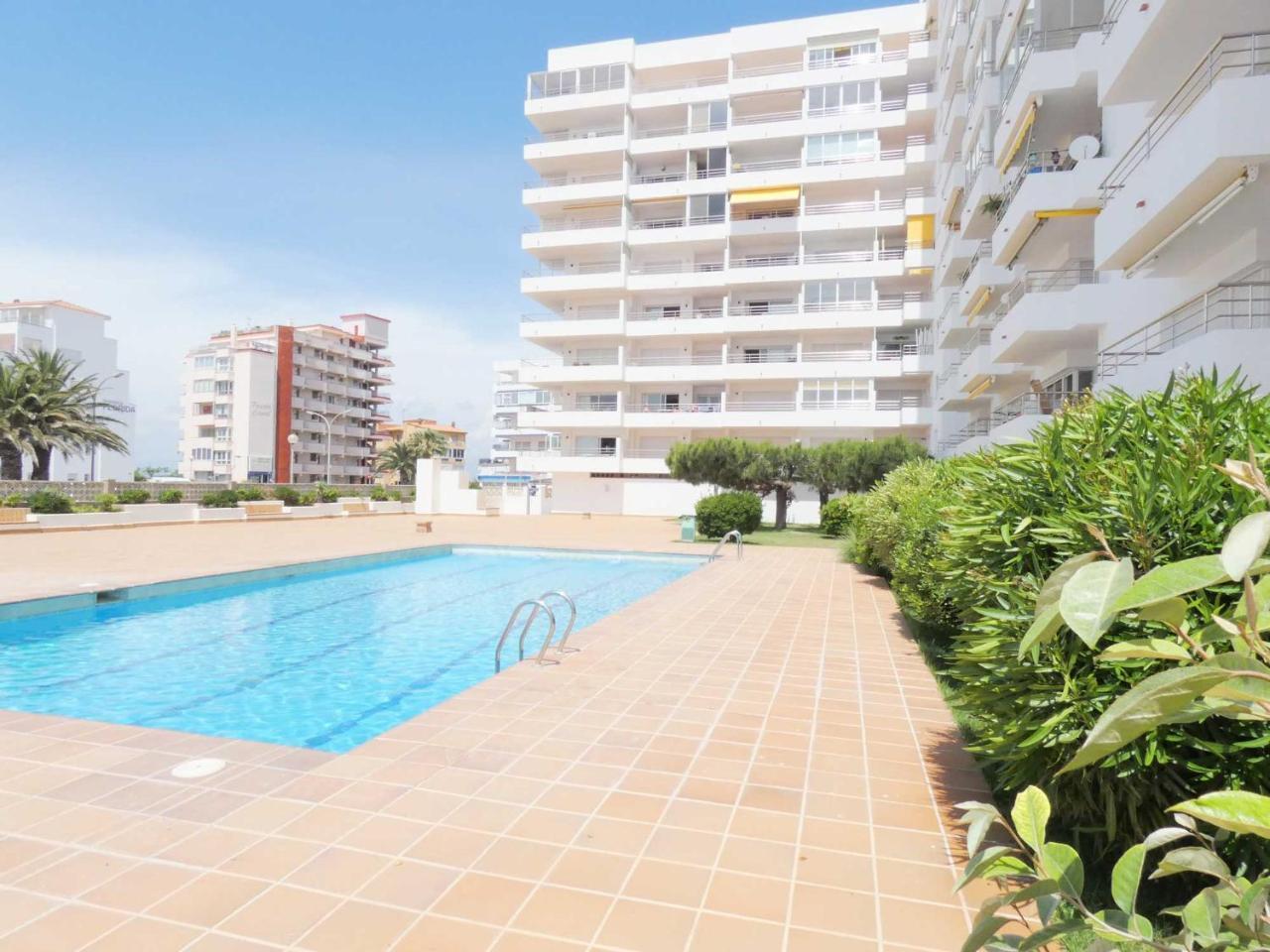 Mare Nostrum 131 Roses Dış mekan fotoğraf
